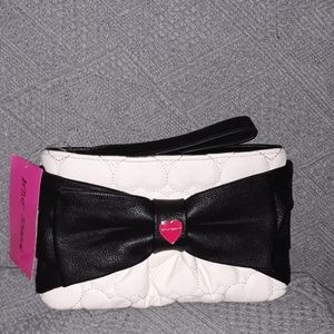 NWT Betsey Johnson BOW CLUTCH/WRISTLET